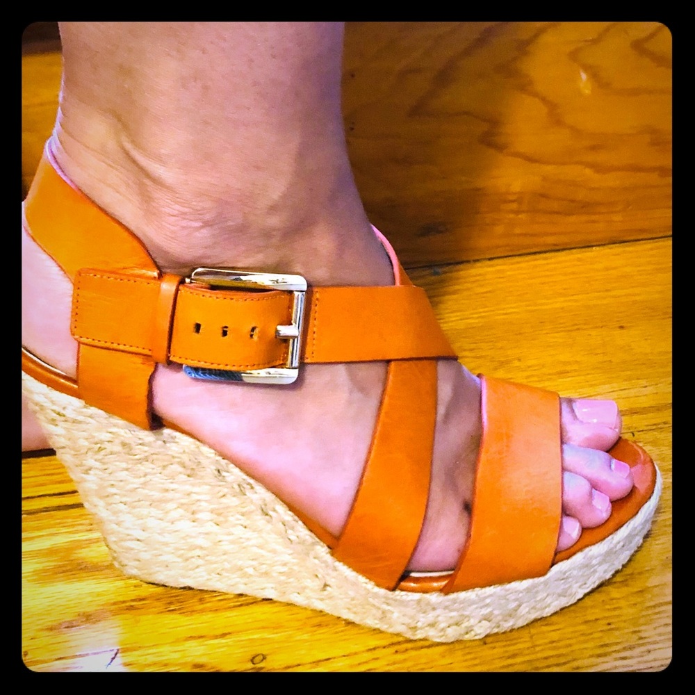 Beautiful Micheal Kors wedge Sandal!!!